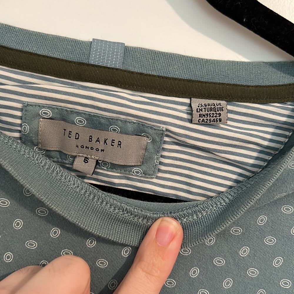 Ted Baker London Men’s Circular Design Front‎ Pocket T-Shirt small - Picture 3 of 5